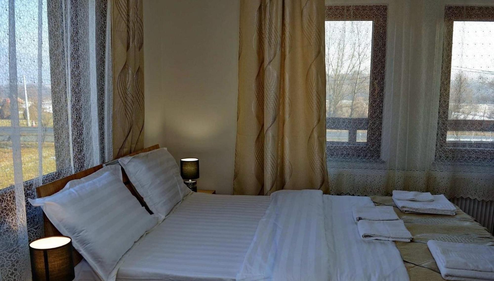 Casa Vadeanu Hotel ซิกเกตู มาร์มาซีเอ ภายนอก รูปภาพ